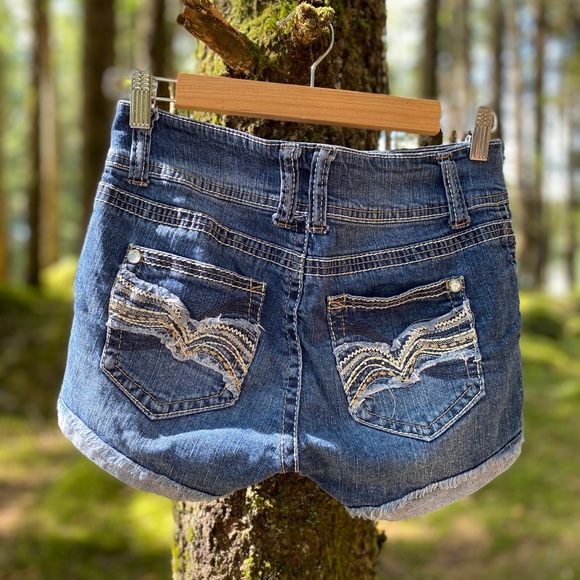 4 for $30 Wallflower shorts - Picture 2 of 6